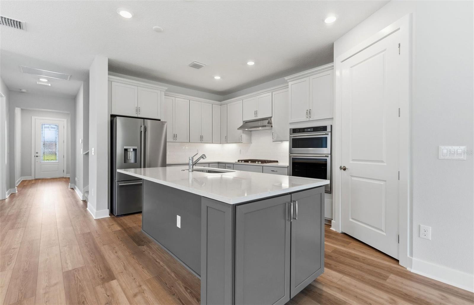 13504 CANYON RIDGE RD — photo 3