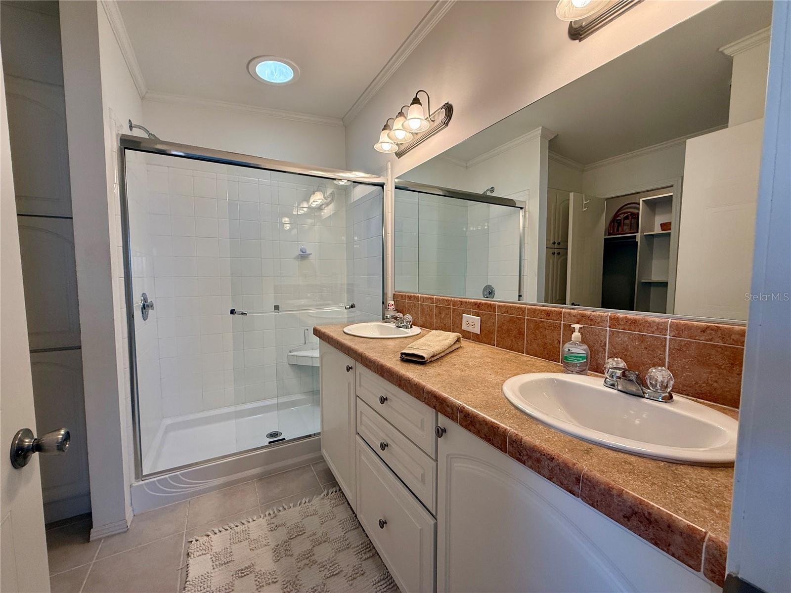 209 S PORT ROYAL LN — photo 16