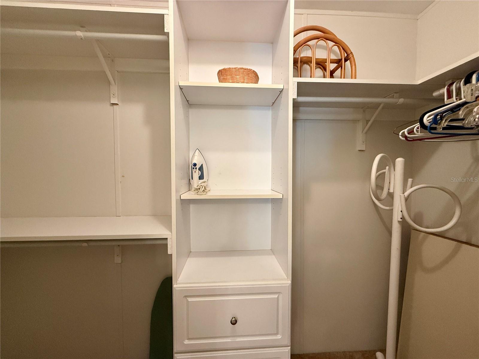 209 S PORT ROYAL LN — photo 18