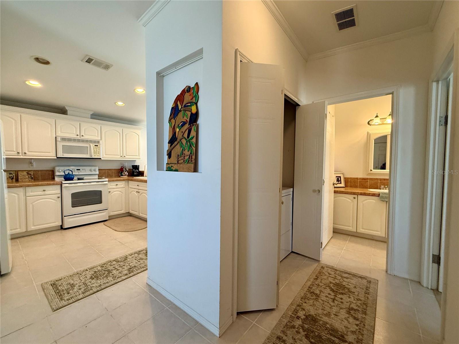 209 S PORT ROYAL LN — photo 25