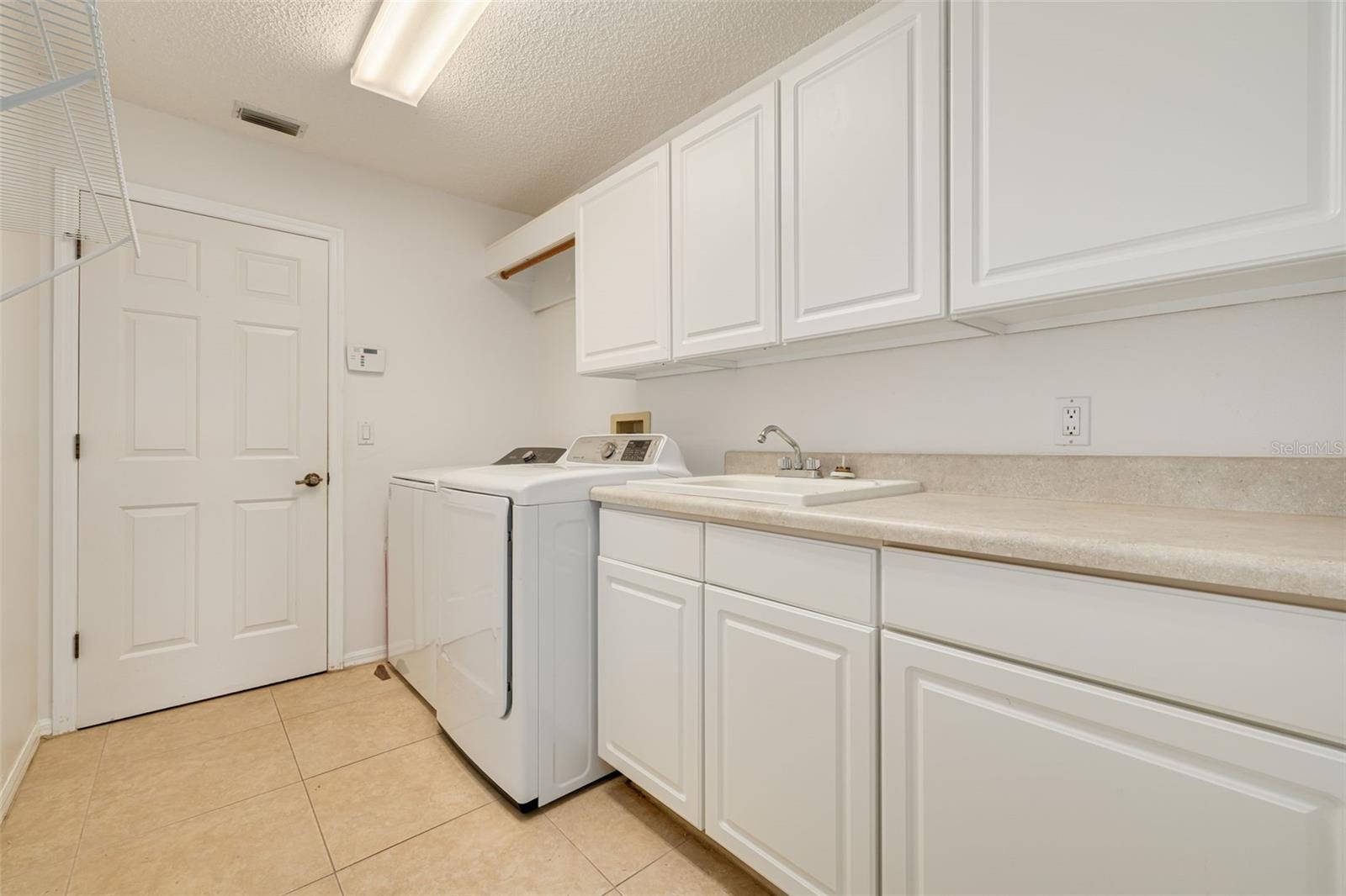 470 HICKORYNUT AVE — photo 26