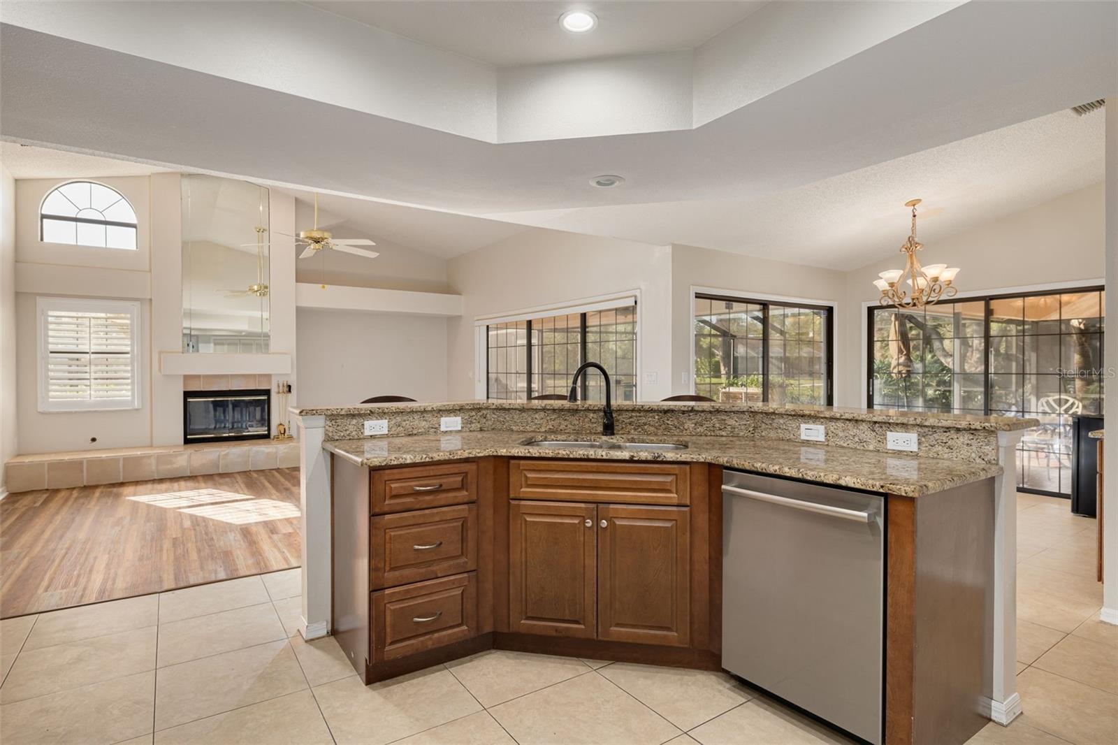 470 HICKORYNUT AVE — photo 9