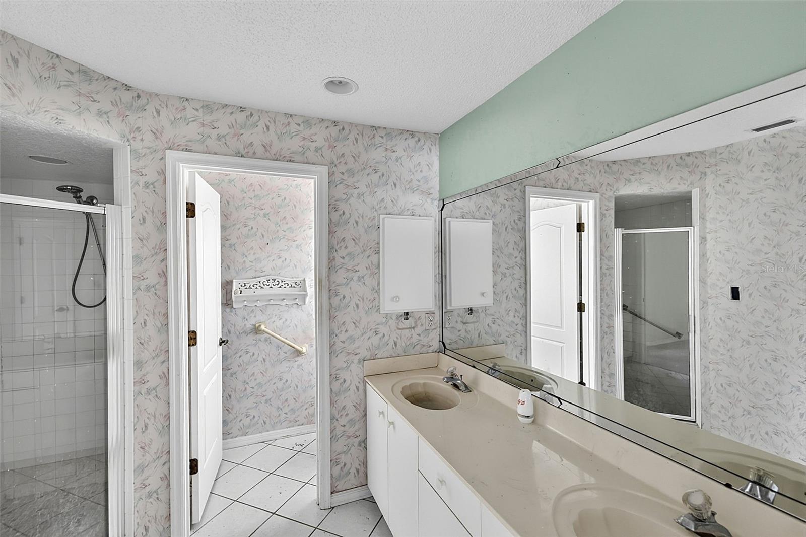 1803 ASHLEY DR — photo 24