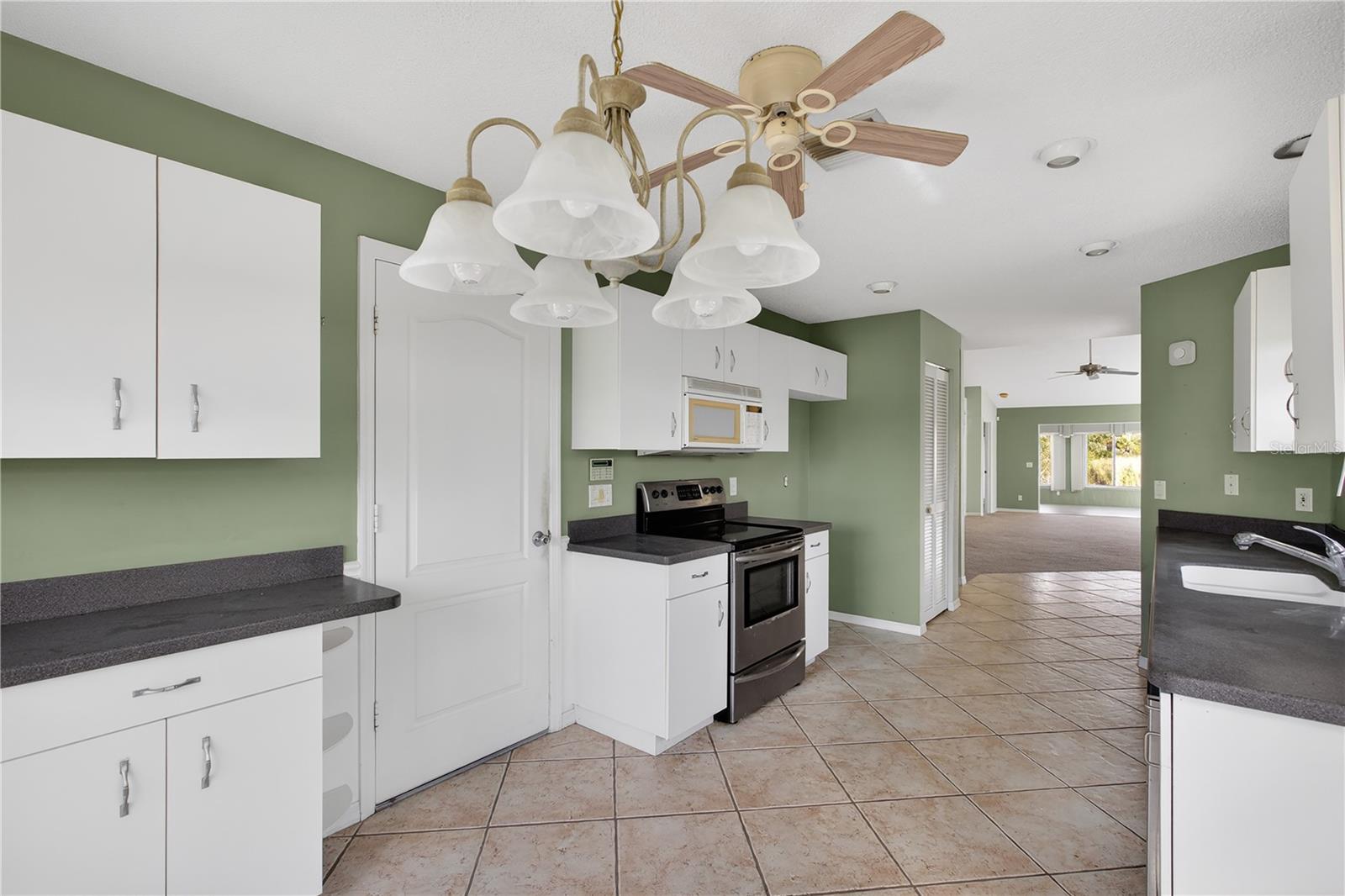 1803 ASHLEY DR — photo 16