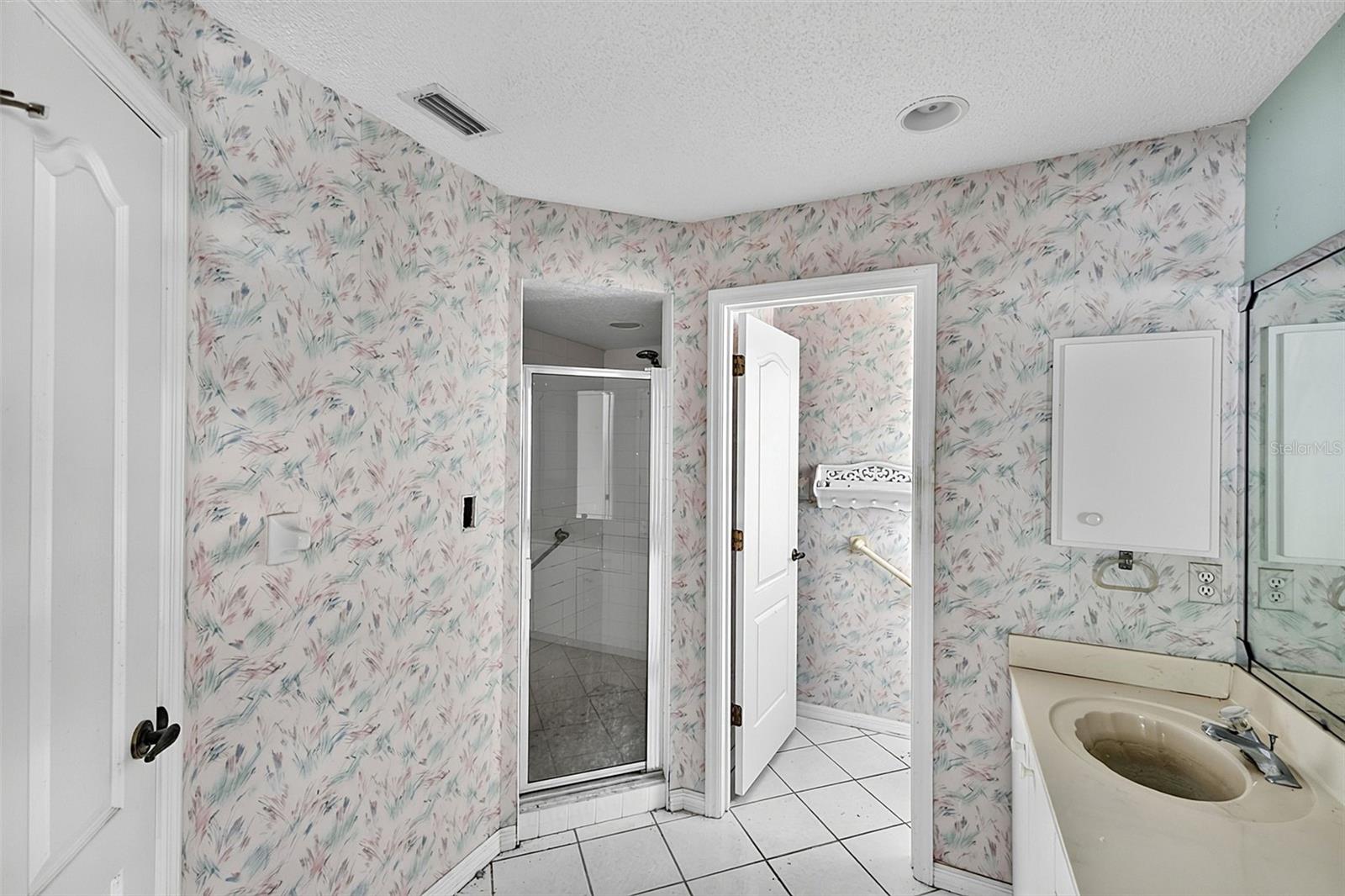 1803 ASHLEY DR — photo 25