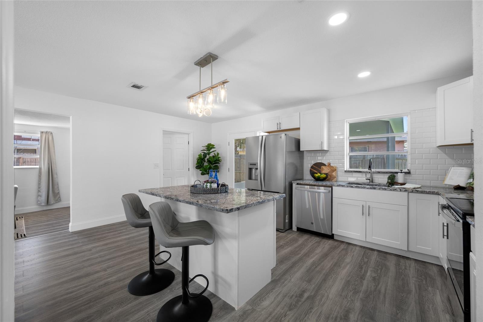 4916 CARLYLE RD — photo 12