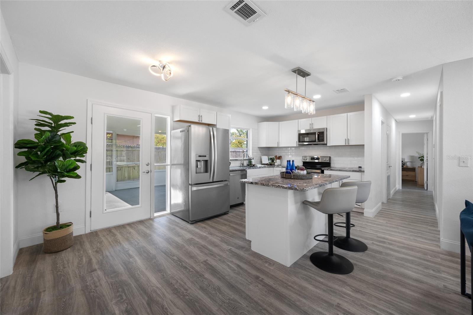 4916 CARLYLE RD — photo 11