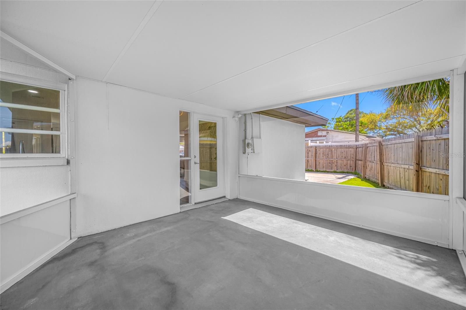 4916 CARLYLE RD — photo 43
