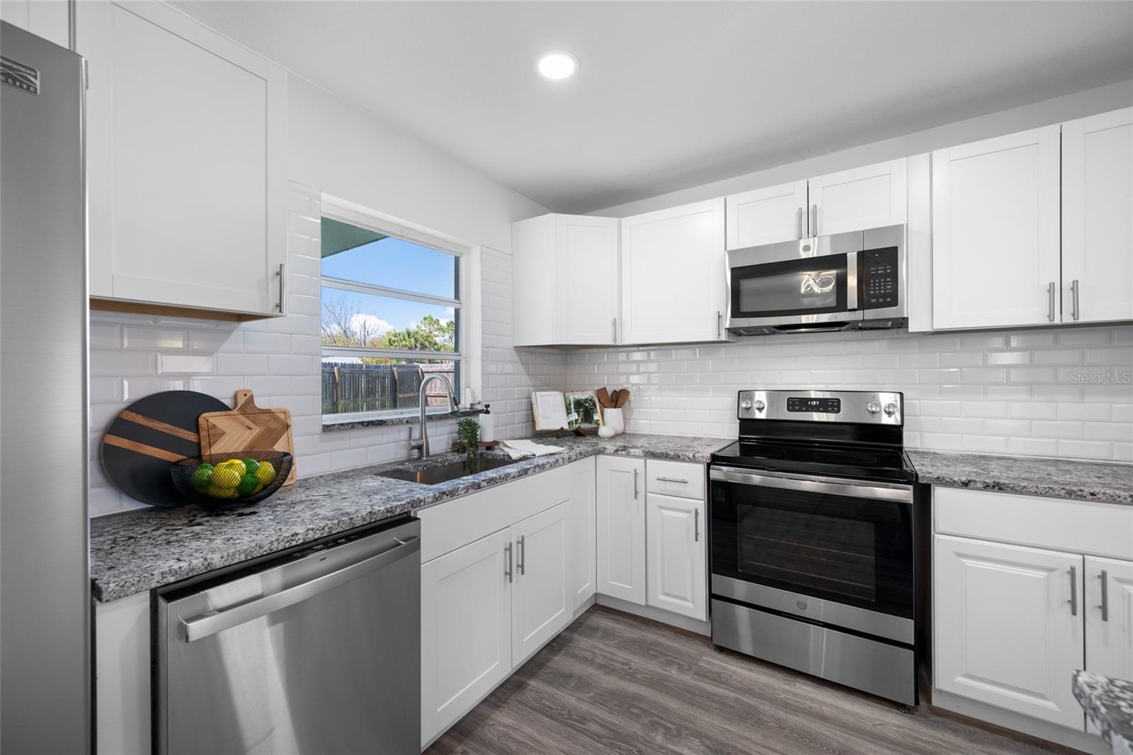 4916 CARLYLE RD — photo 15