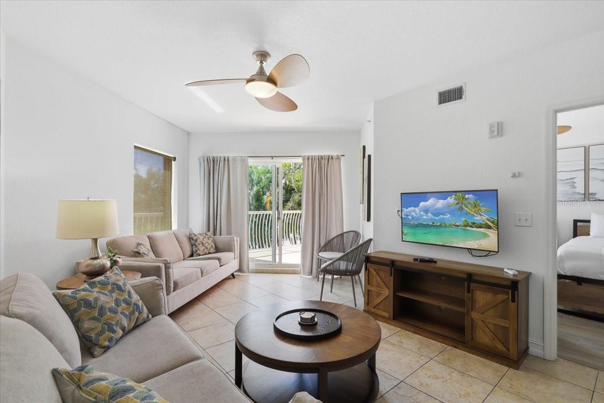 Home in TREASURE ISLAND — photo 9