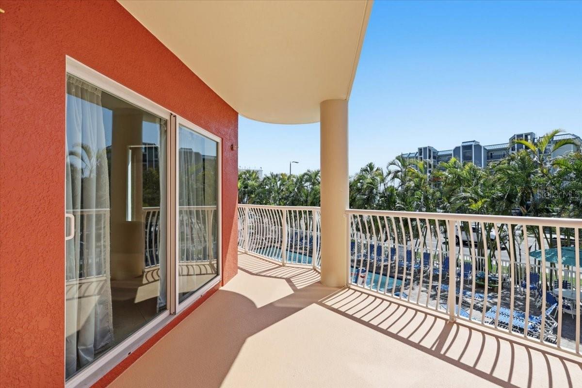 Home in TREASURE ISLAND — photo 2