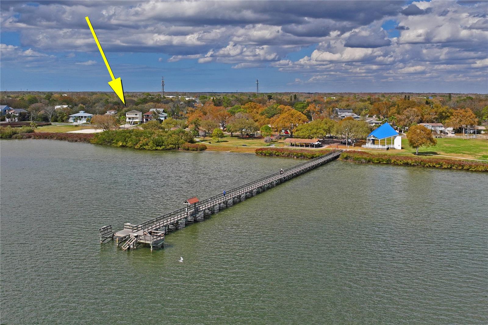 402 SHORE DR W — photo 51