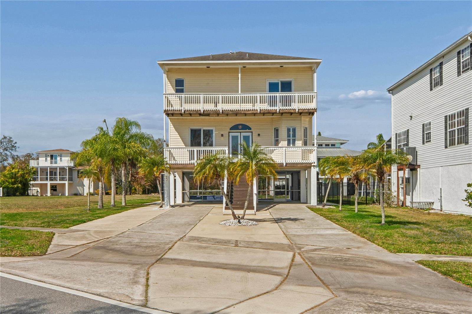 402 SHORE DR W — photo 21