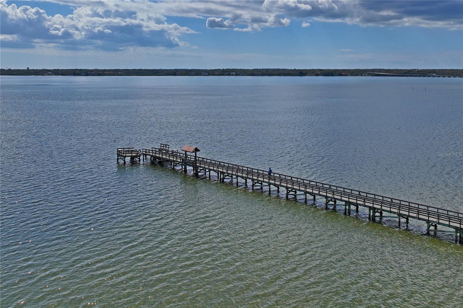 402 SHORE DR W — photo 57