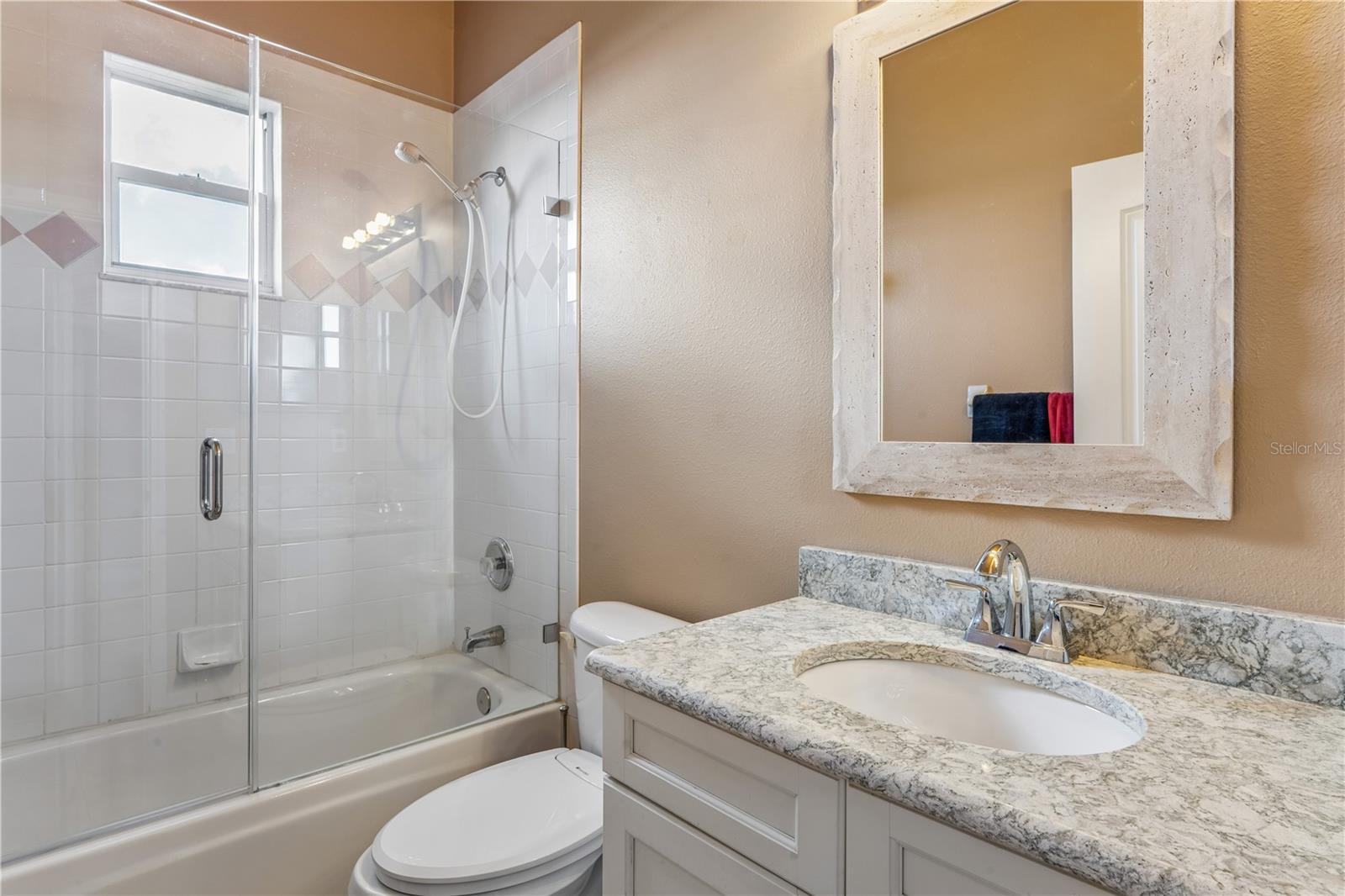 402 SHORE DR W — photo 33