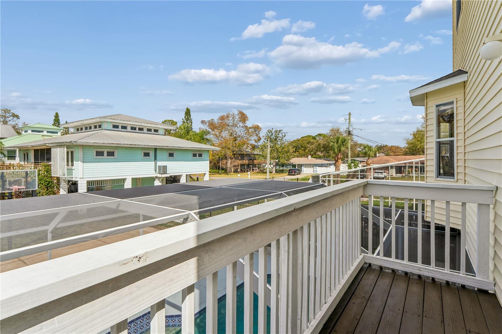 402 SHORE DR W — photo 19