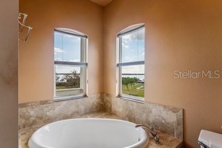 402 SHORE DR W — photo 27
