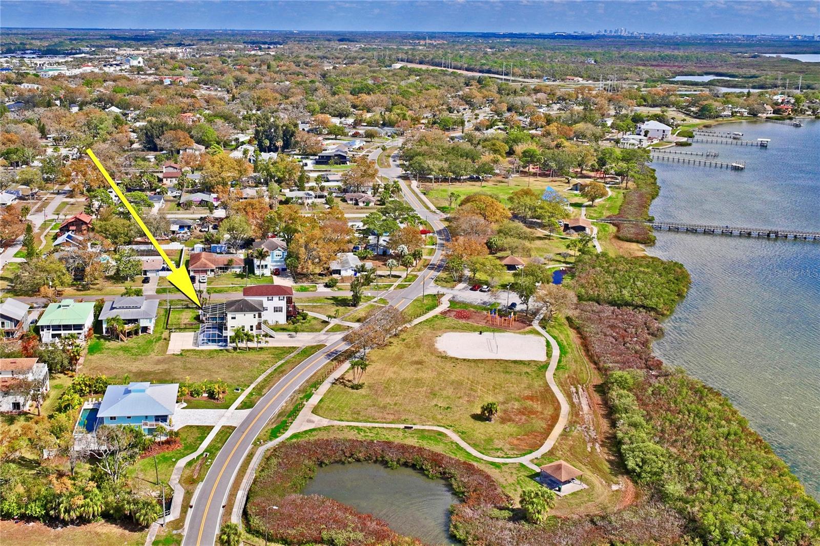 402 SHORE DR W — photo 4