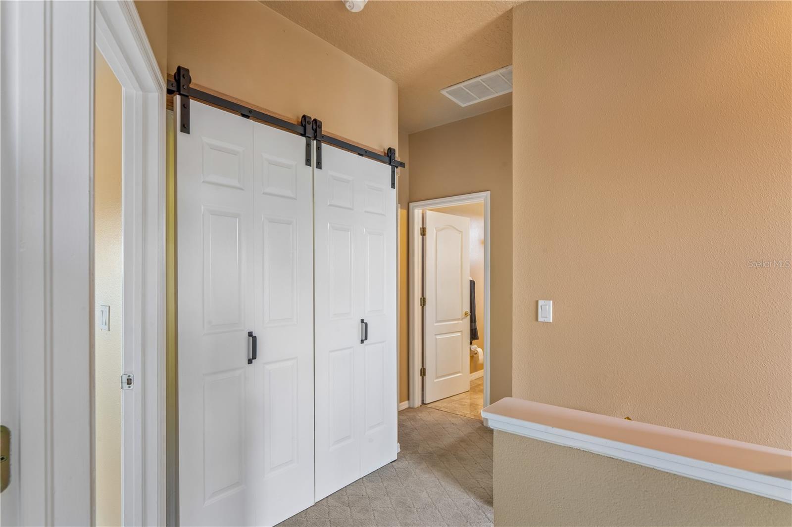 402 SHORE DR W — photo 29