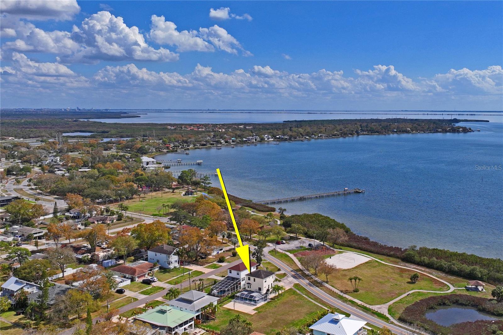 402 SHORE DR W — photo 46