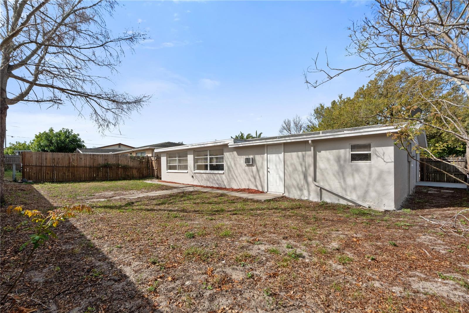 9020 HUNT CLUB LN — photo 25