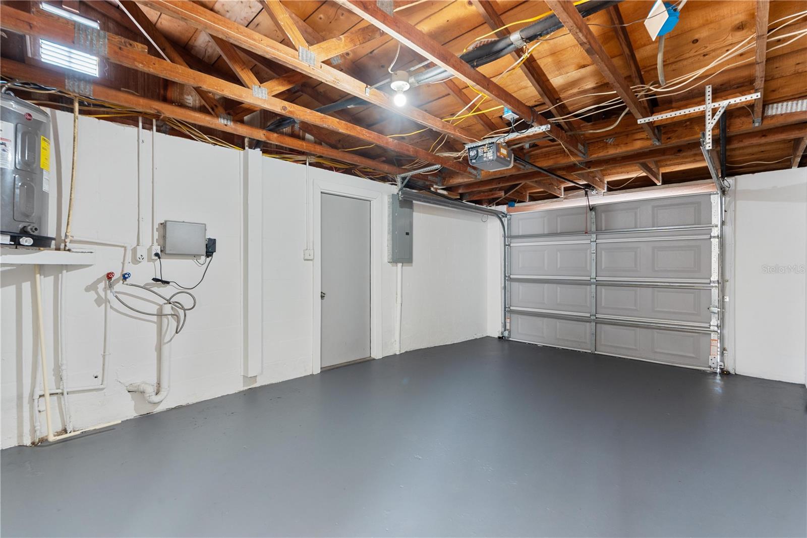 9020 HUNT CLUB LN — photo 28