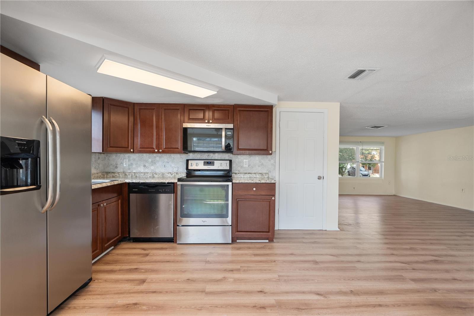 9020 HUNT CLUB LN — photo 9