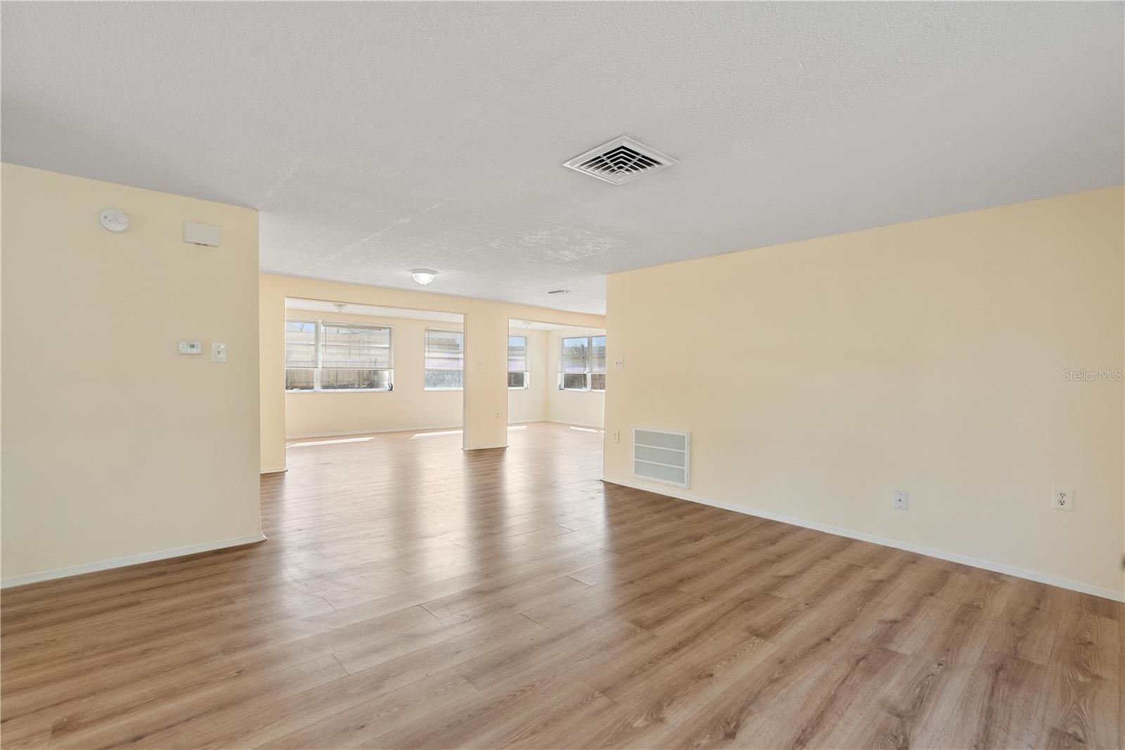 9020 HUNT CLUB LN — photo 4