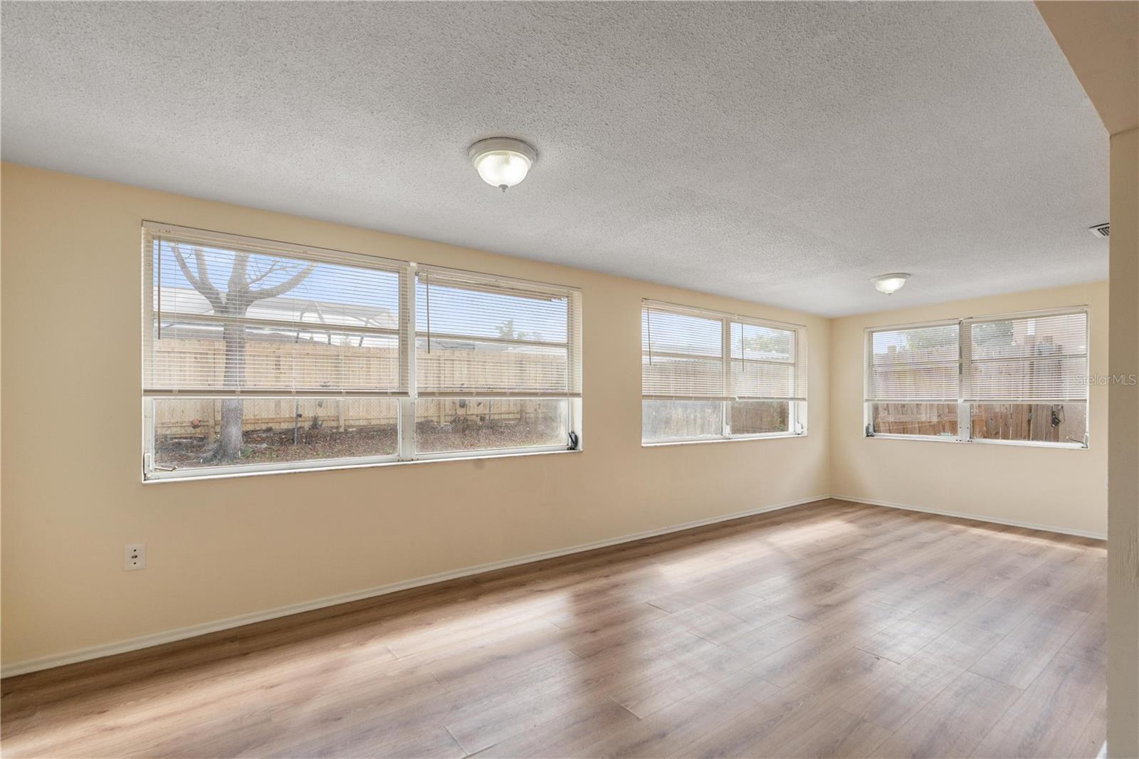 9020 HUNT CLUB LN — photo 12