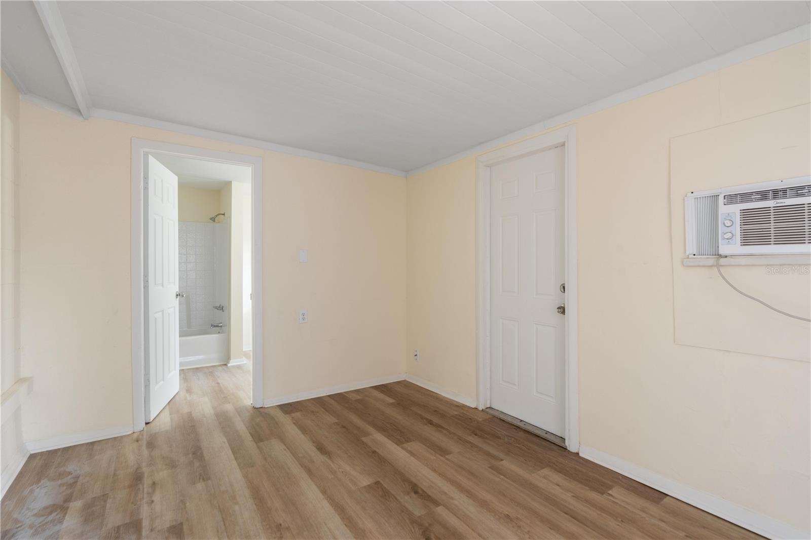 9020 HUNT CLUB LN — photo 19