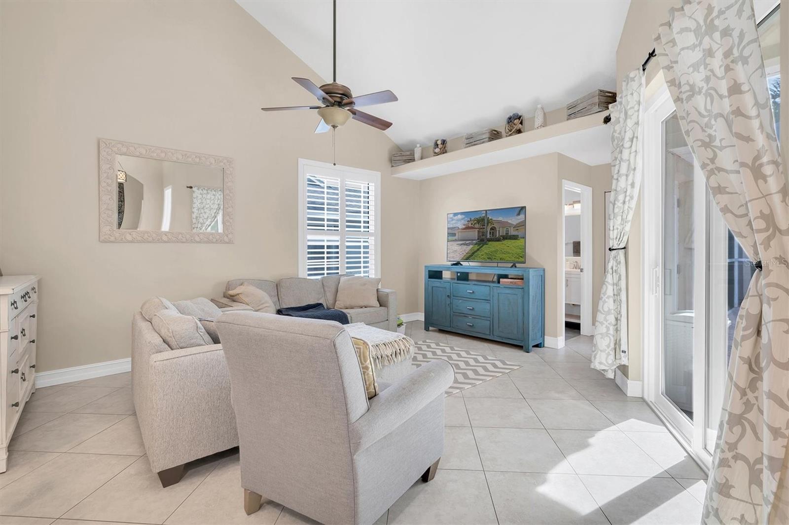 906 LANDMARK CIR S — photo 8