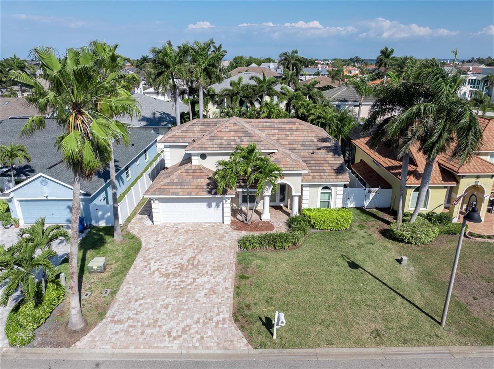906 LANDMARK CIR S — photo 47