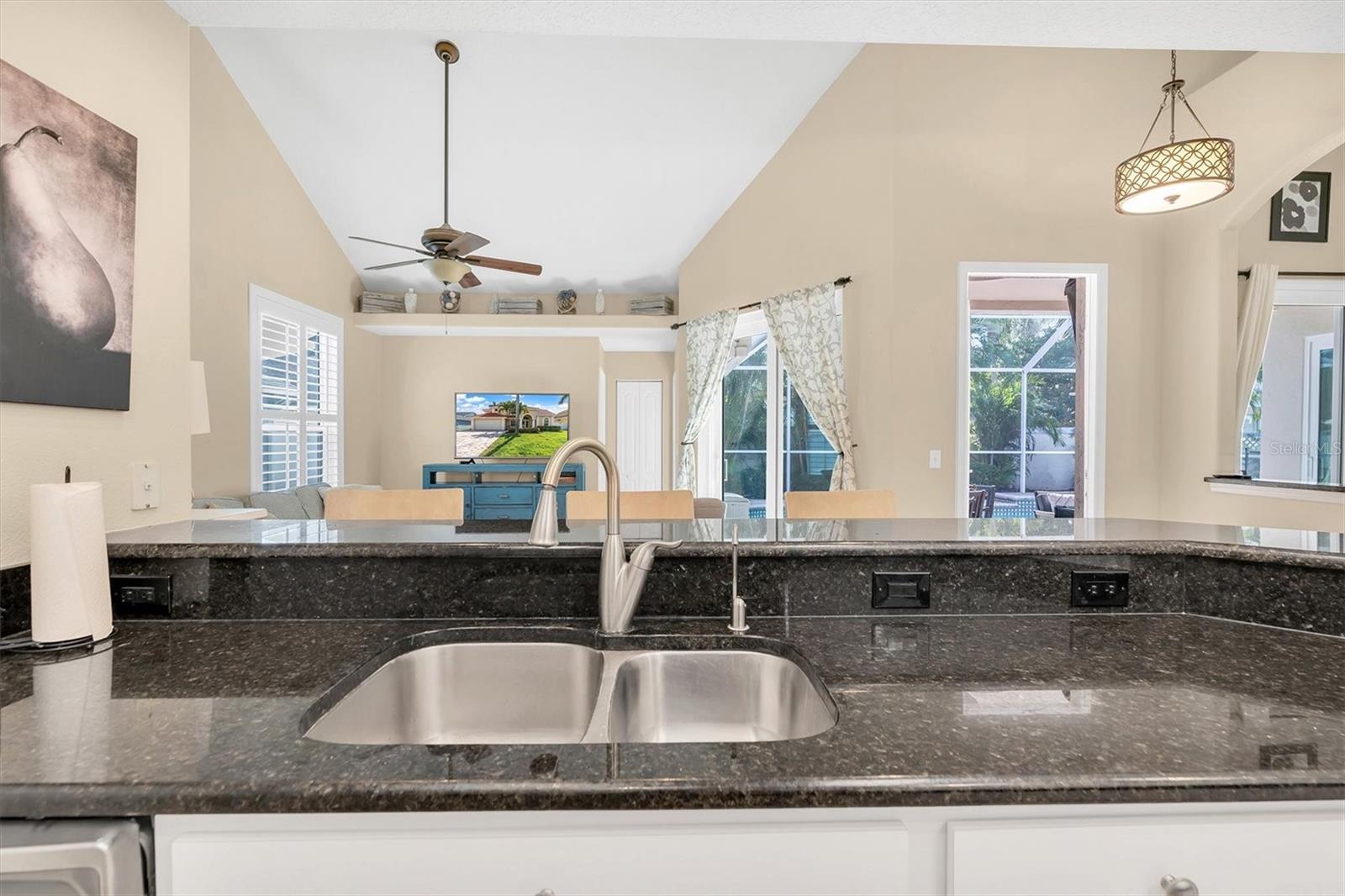 906 LANDMARK CIR S — photo 16
