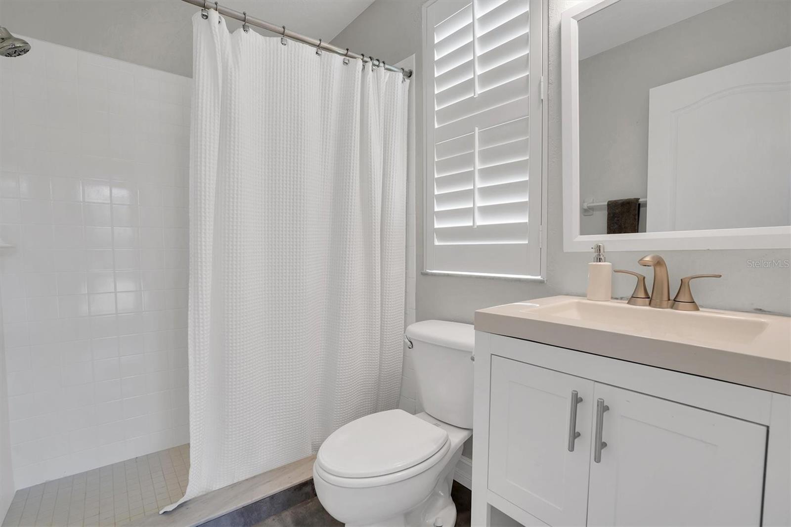 906 LANDMARK CIR S — photo 41