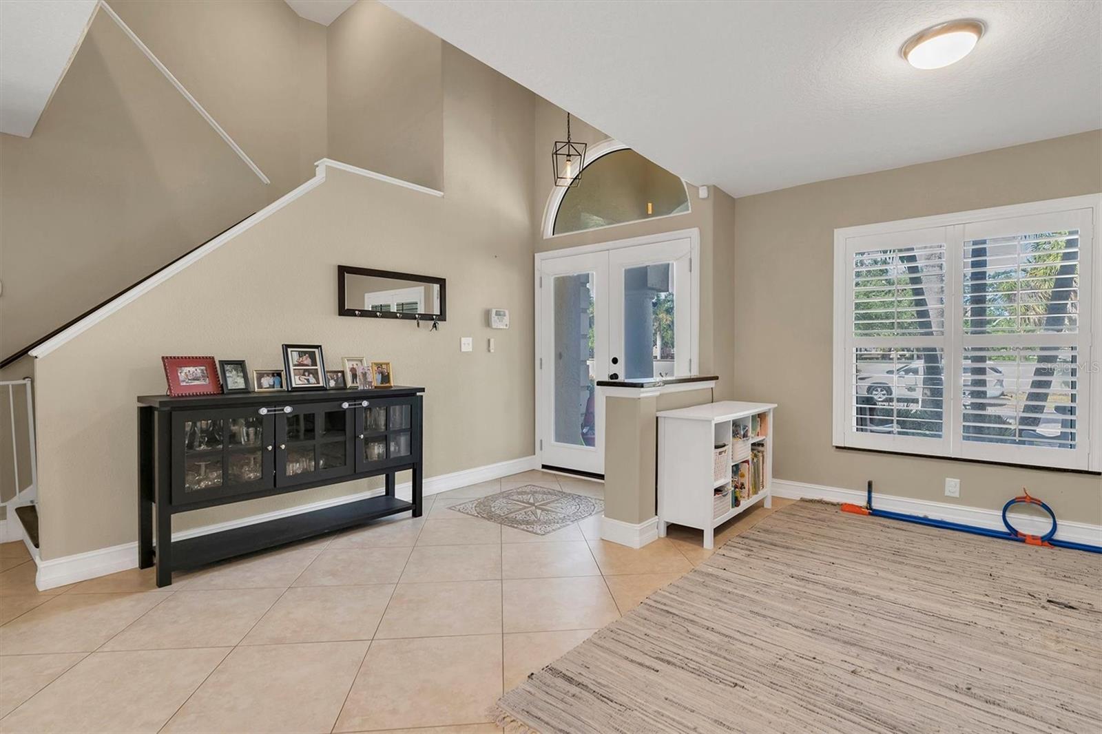 906 LANDMARK CIR S — photo 5