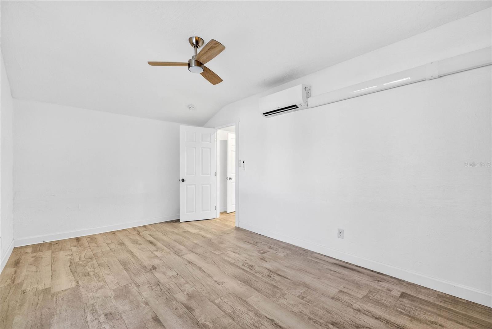 236 SAN SALVADOR DR — photo 62