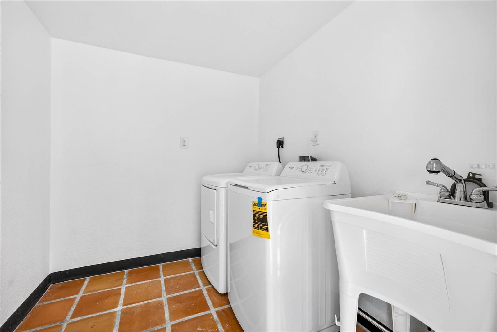 236 SAN SALVADOR DR — photo 76