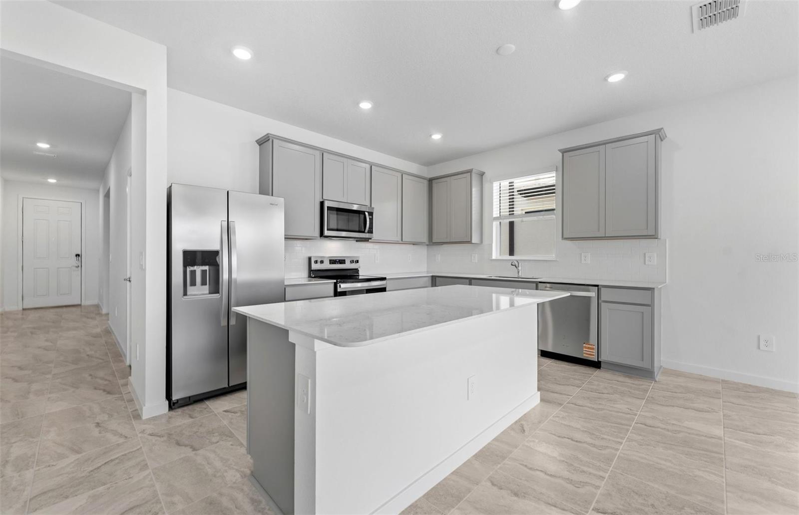 9804 REDWOOD HEIGHTS LOOP — photo 3