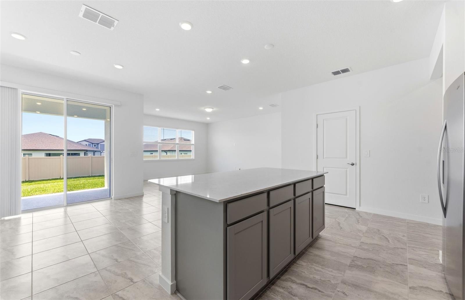 9804 REDWOOD HEIGHTS LOOP — photo 4