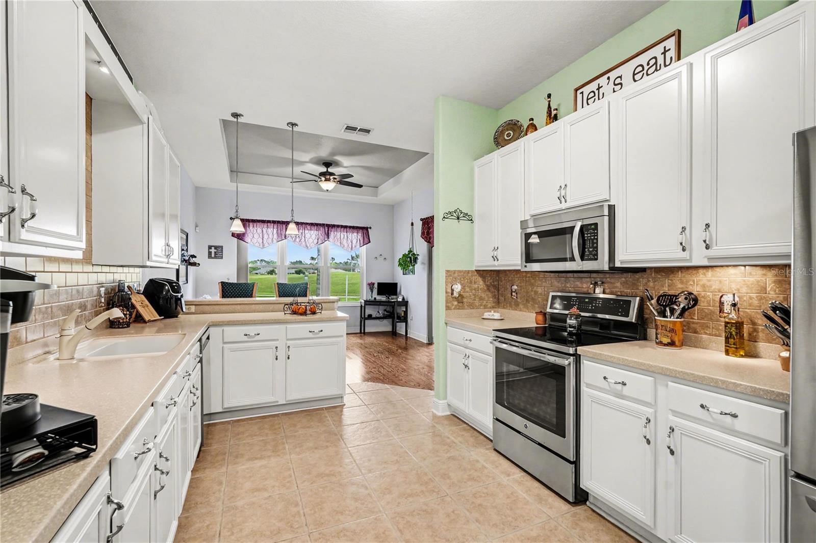 10412 OLD TAMPA BAY DR — photo 3