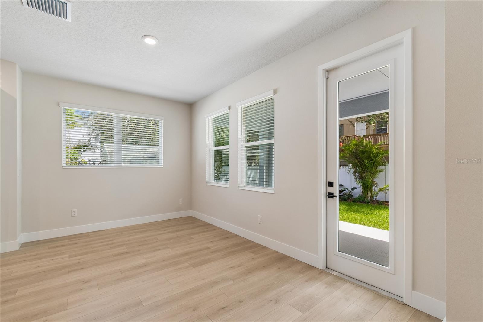 2916 W ELLIS DR — photo 8