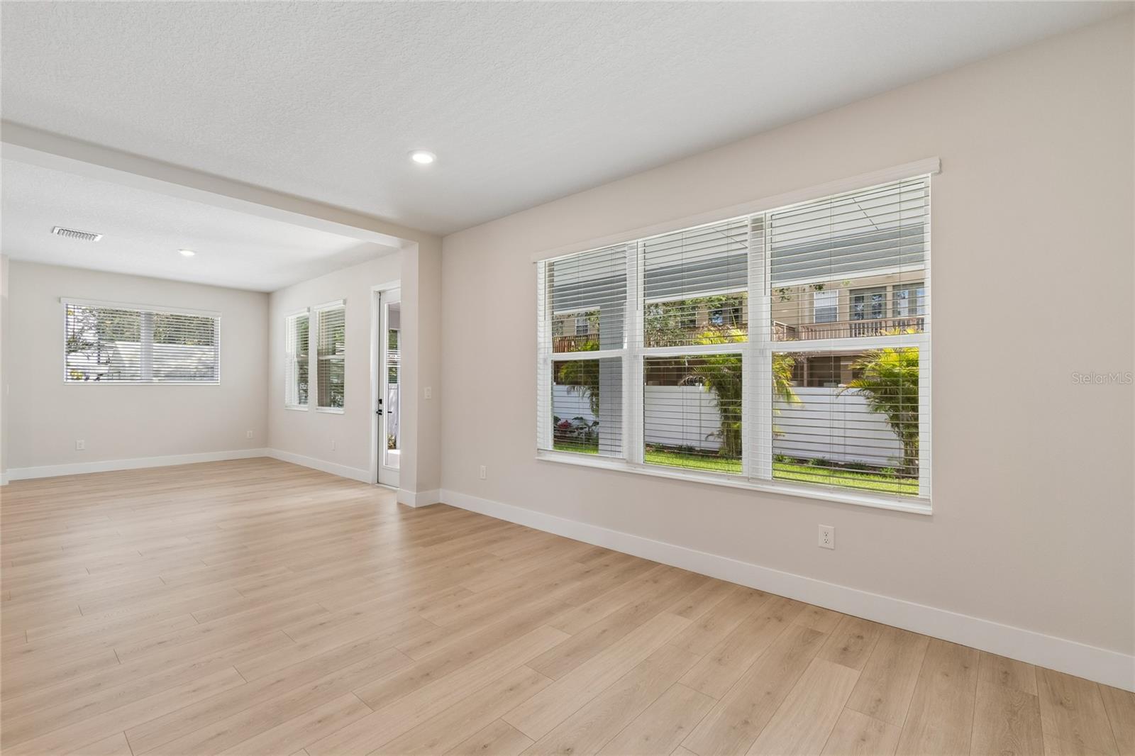 2916 W ELLIS DR — photo 12