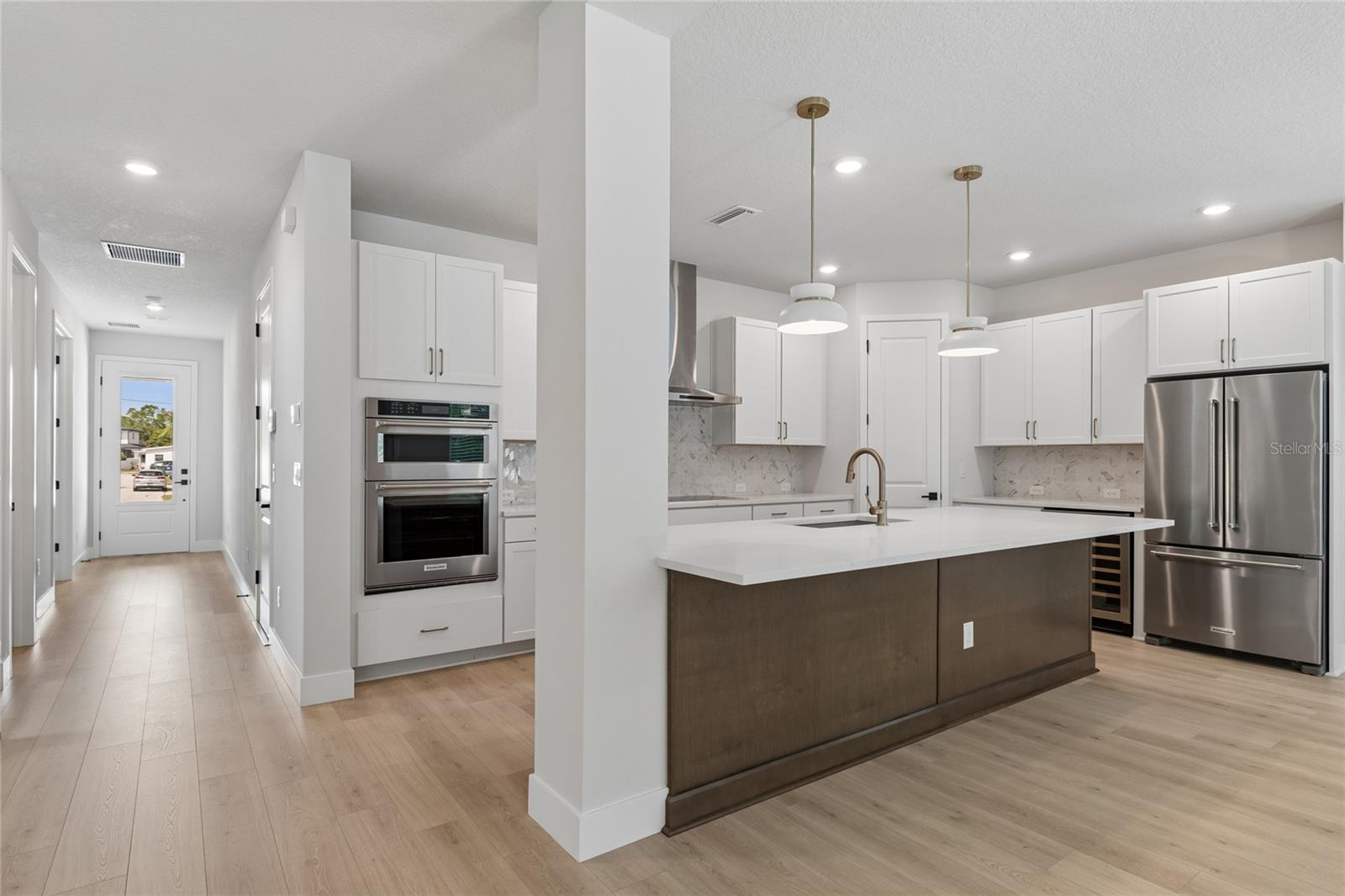 2916 W ELLIS DR — photo 2