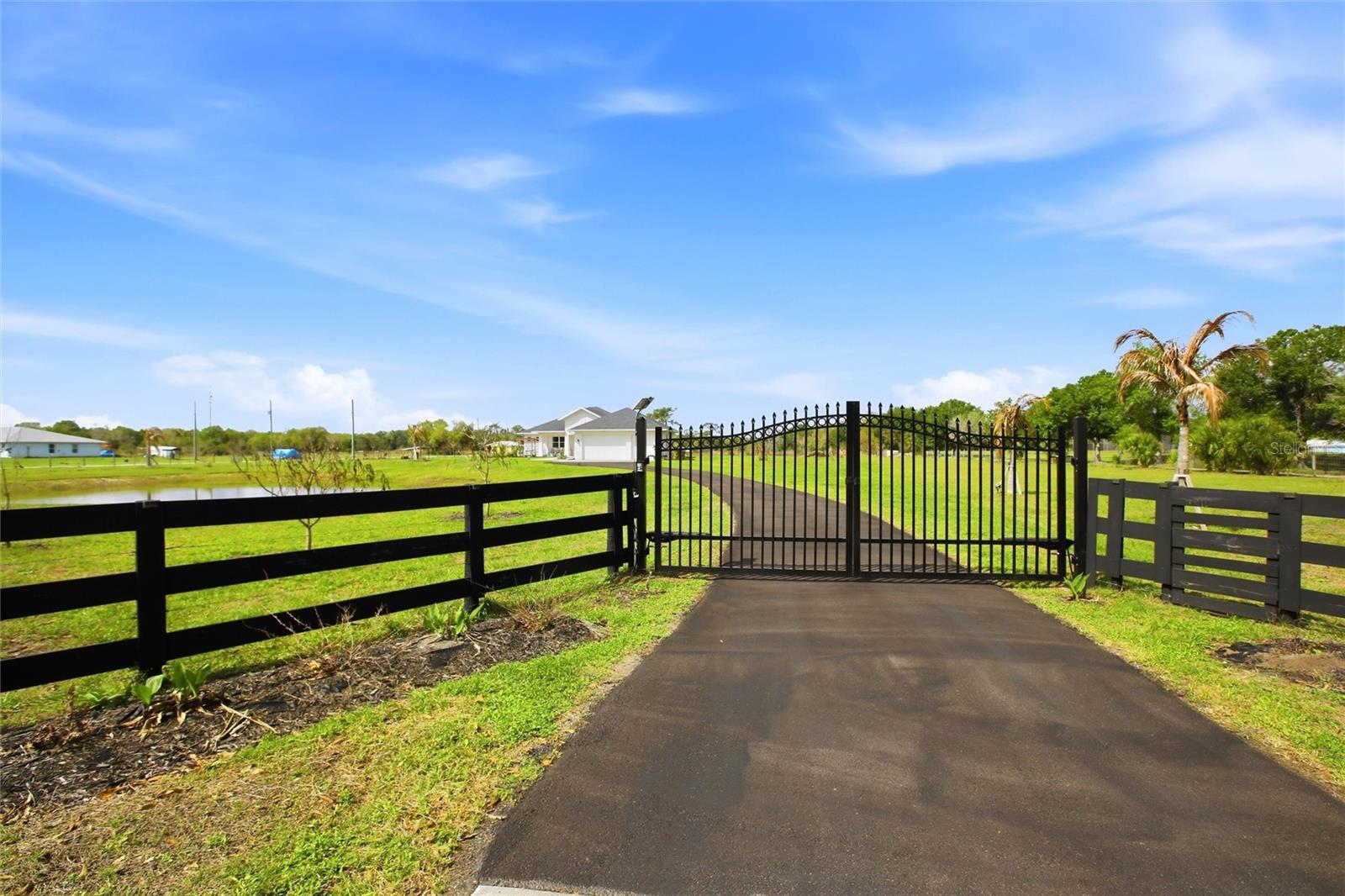 10080 WAUCHULA RD — photo 3