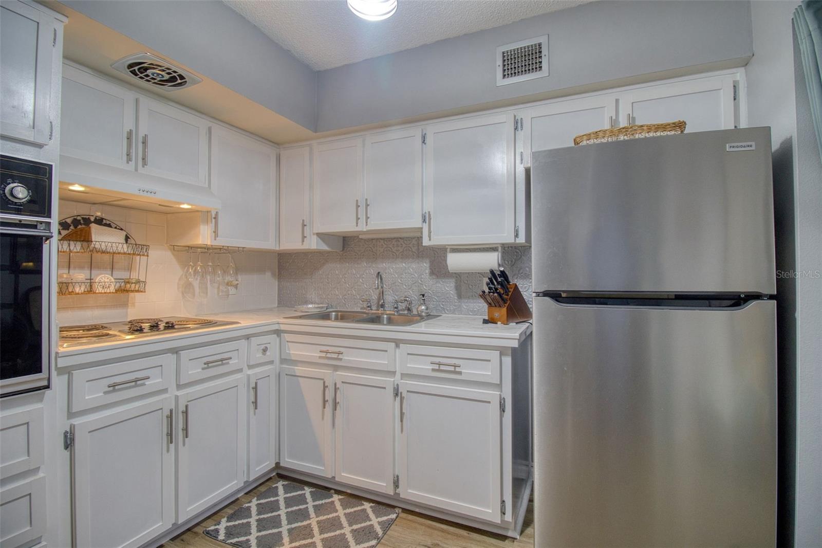 2436 RHODESIAN DR #32 — photo 15