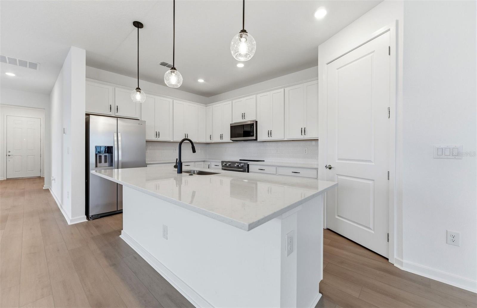 10005 JOHNSON OAKS GLN — photo 3