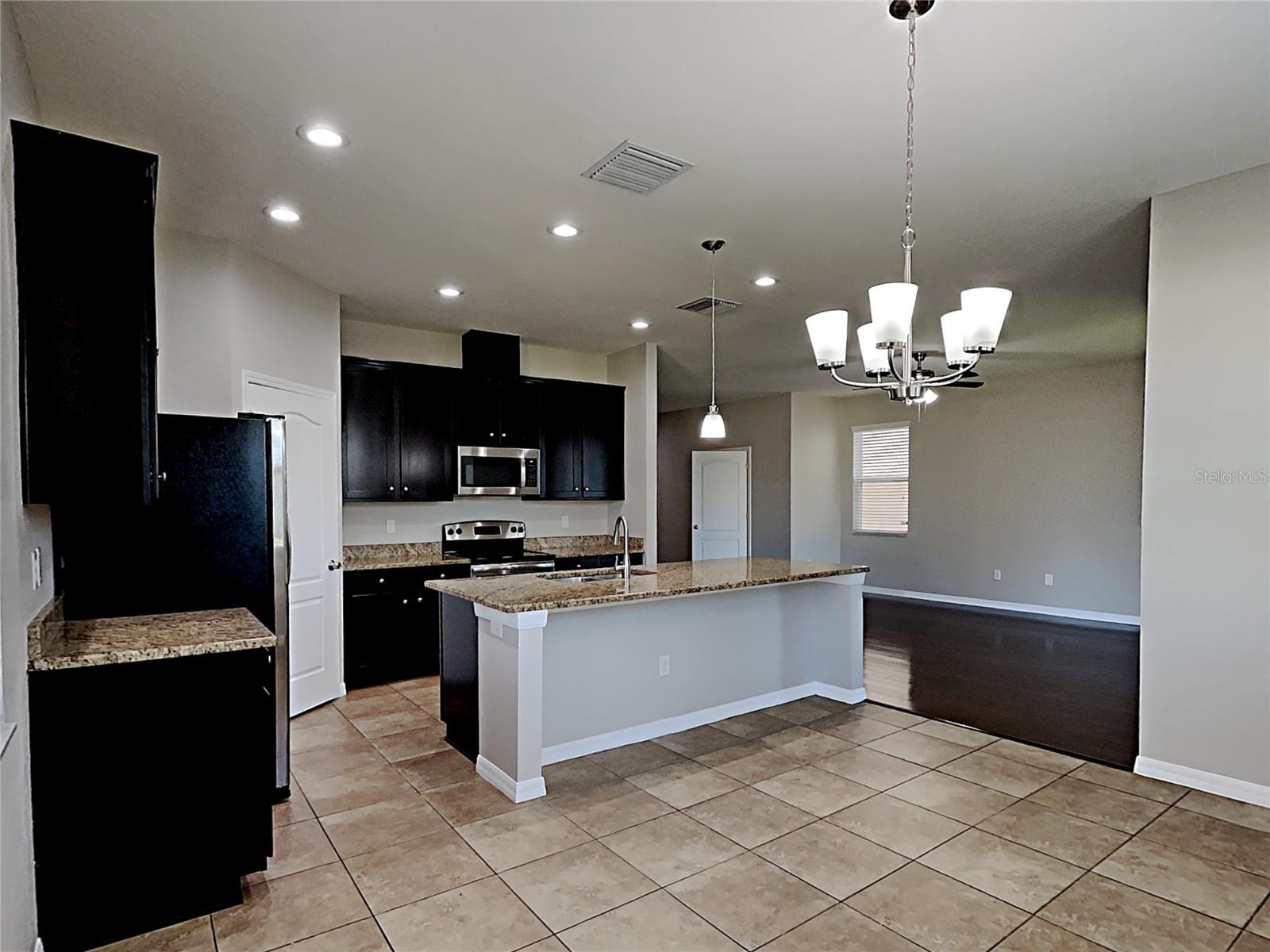 7226 LUMBER PORT DR — photo 4