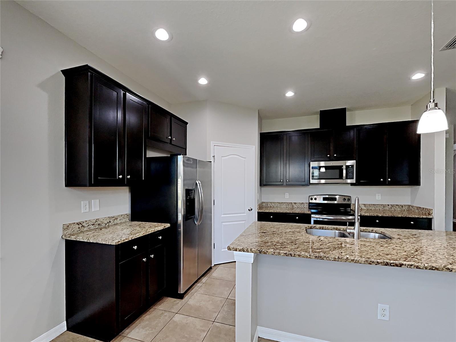 7226 LUMBER PORT DR — photo 5