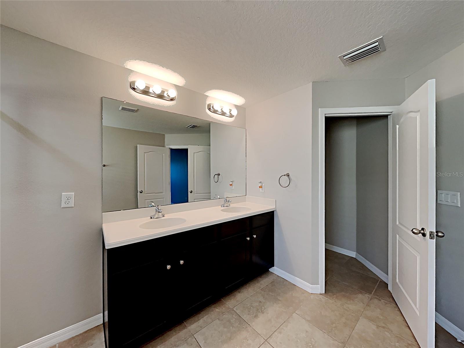 7226 LUMBER PORT DR — photo 8