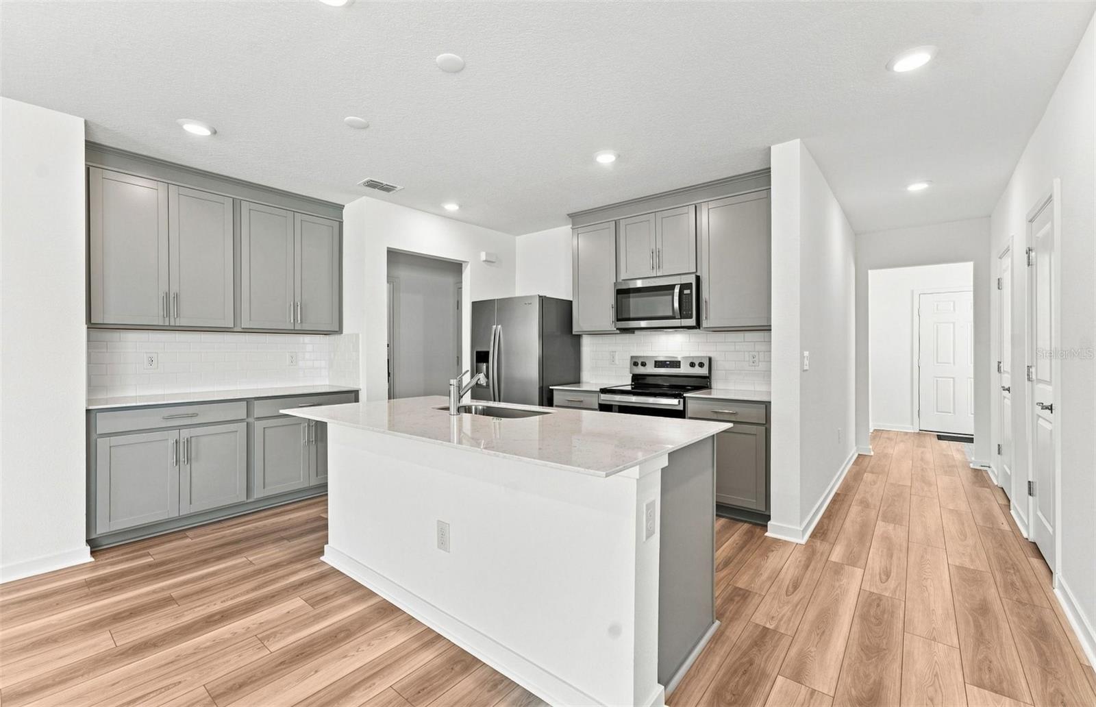 7923 PALM PARADISE PL — photo 3